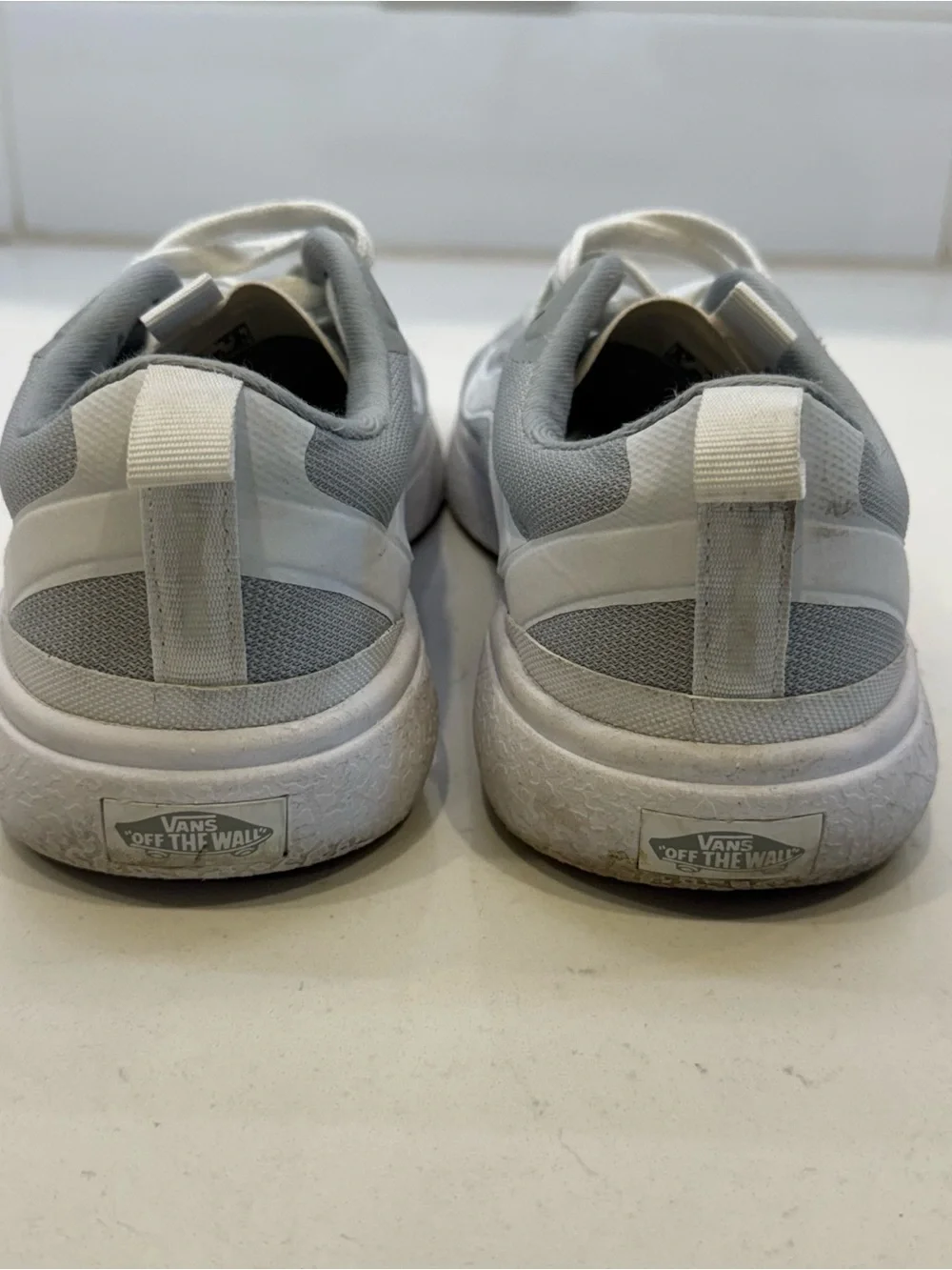 Vans UltraRange EXO Frost Gray True White Sneakers Women’s 8